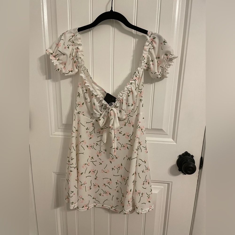 PrettyLittleThing White Floral Tie-Front Dress Size 4